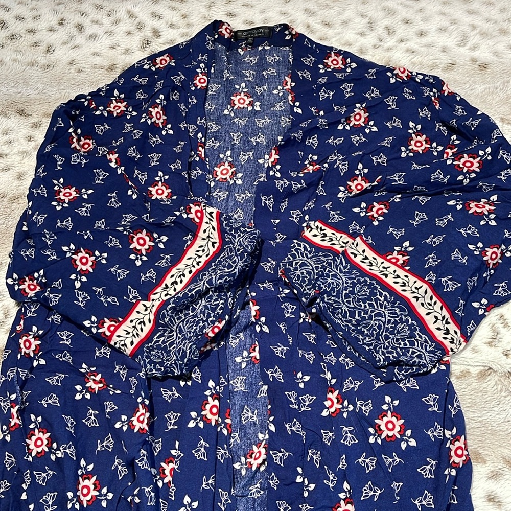Cotton On M/L Navy mid calf kimono with red and white flowers